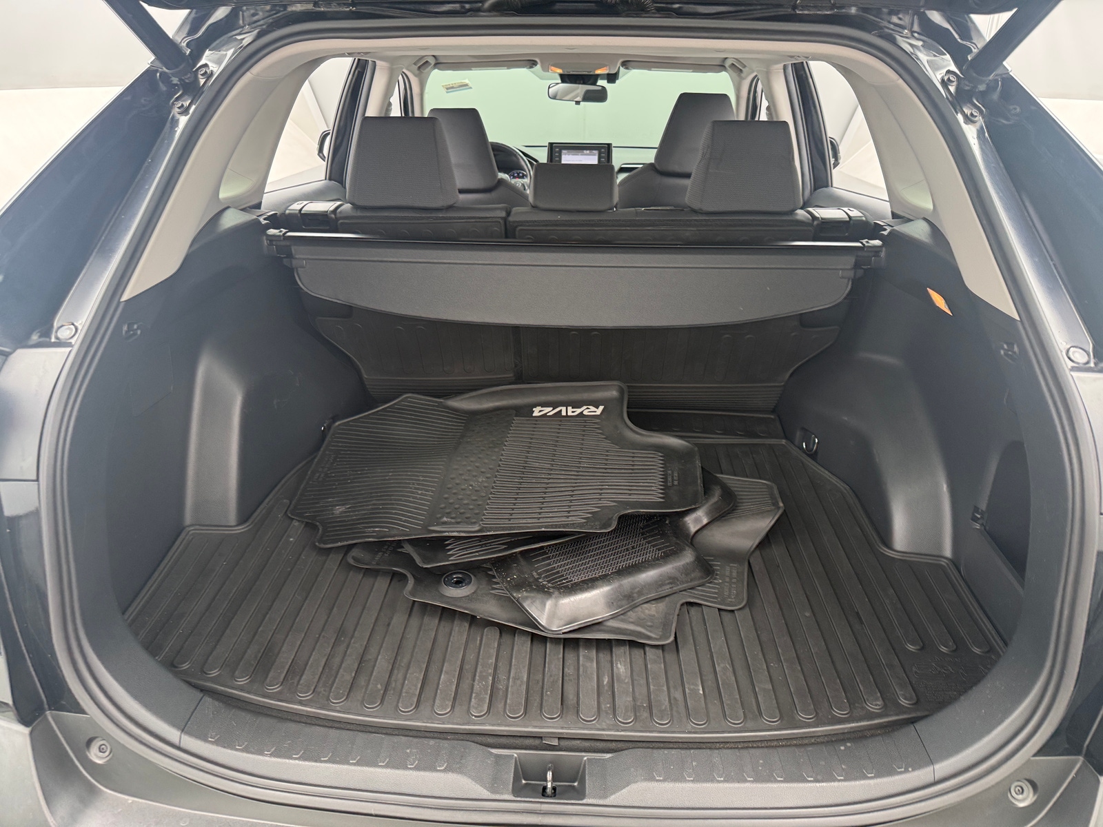 Thumbnail: 2019 Toyota RAV4 - 7