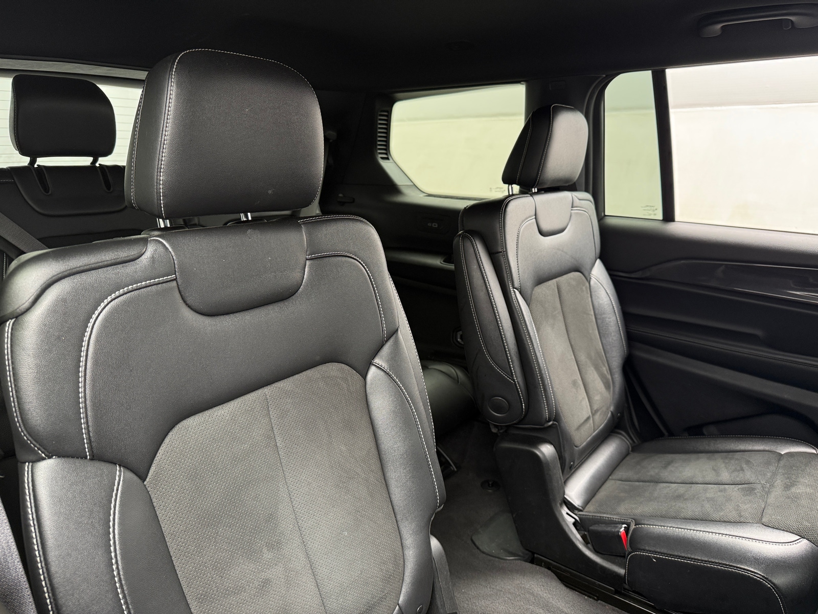 Thumbnail: 2022 Jeep Grand Cherokee L - 5