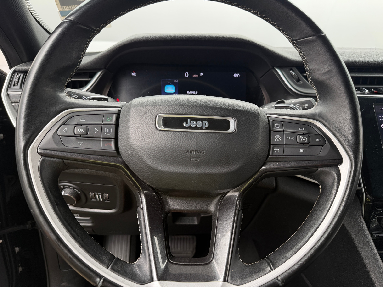 Thumbnail: 2022 Jeep Grand Cherokee L - 4