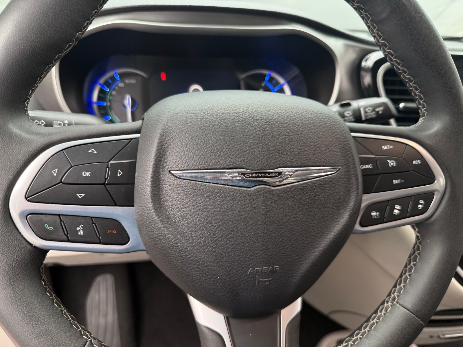 Thumbnail: 2024 Chrysler Pacifica - 4