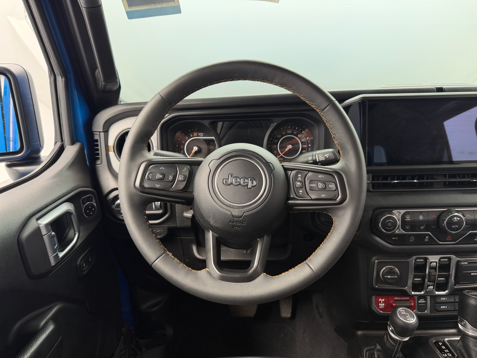 Thumbnail: 2024 Jeep Gladiator - 4