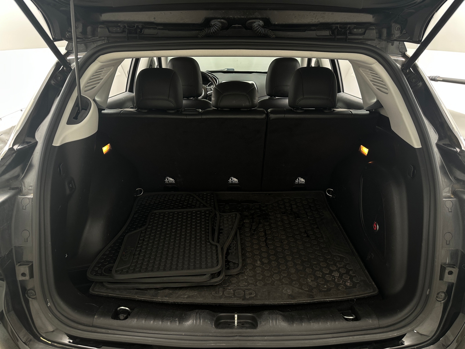 Thumbnail: 2017 Jeep Compass - 7