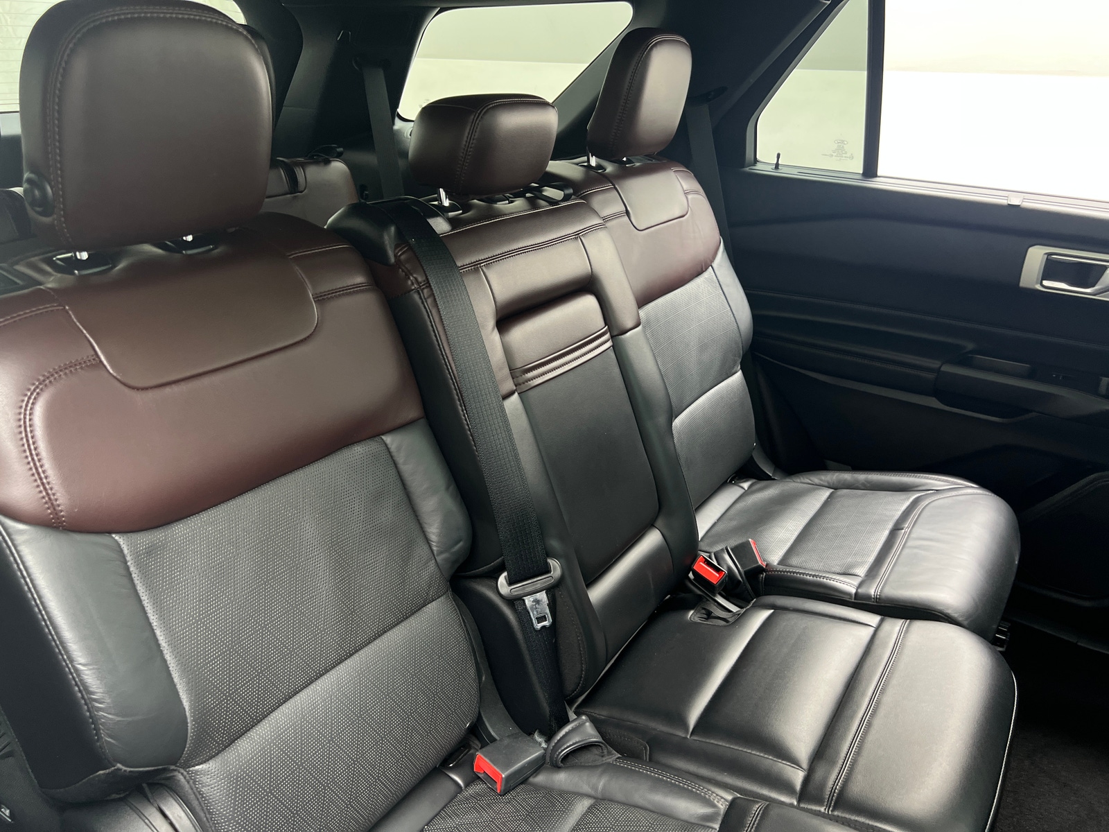 Thumbnail: 2020 Ford Explorer - 5