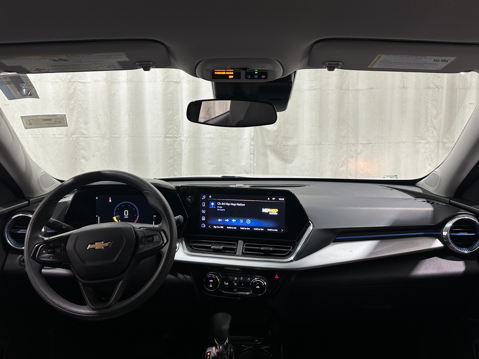 Thumbnail: 2025 Chevrolet Trax - 3