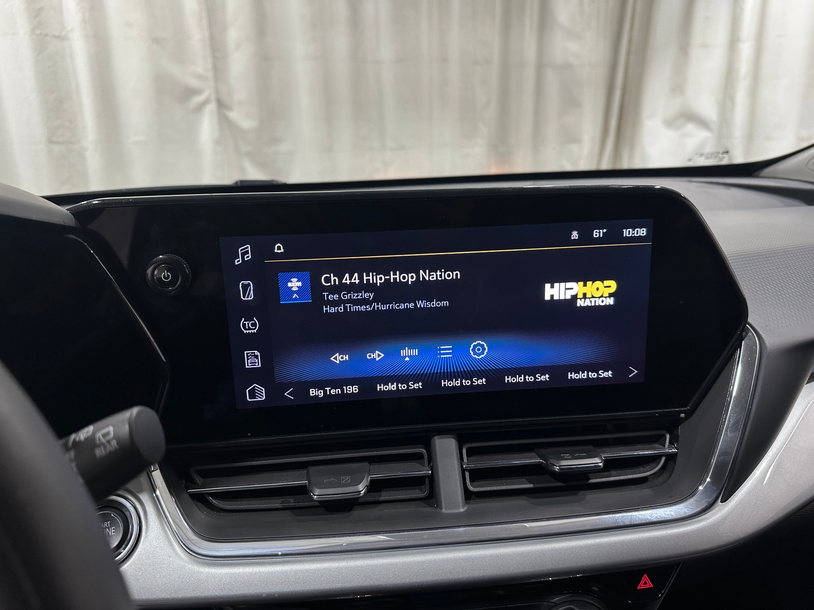Thumbnail: 2025 Chevrolet Trax - 4