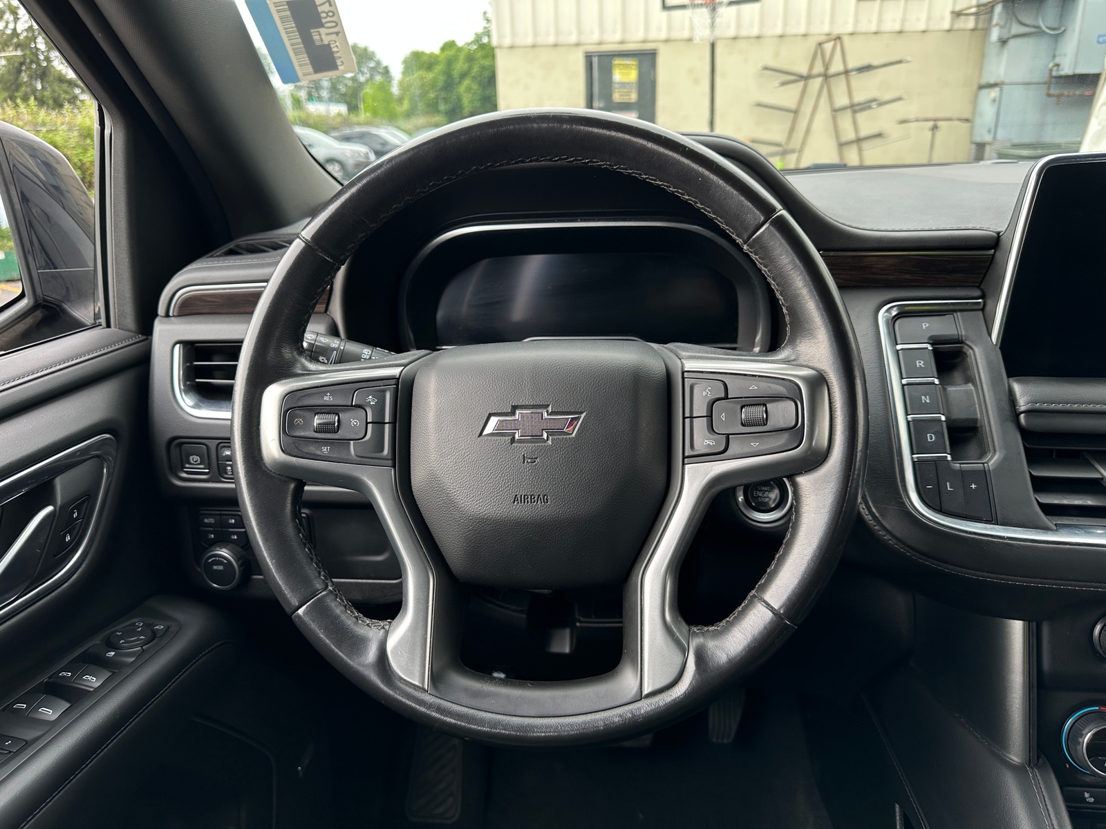 Thumbnail: 2022 Chevrolet Suburban - 4