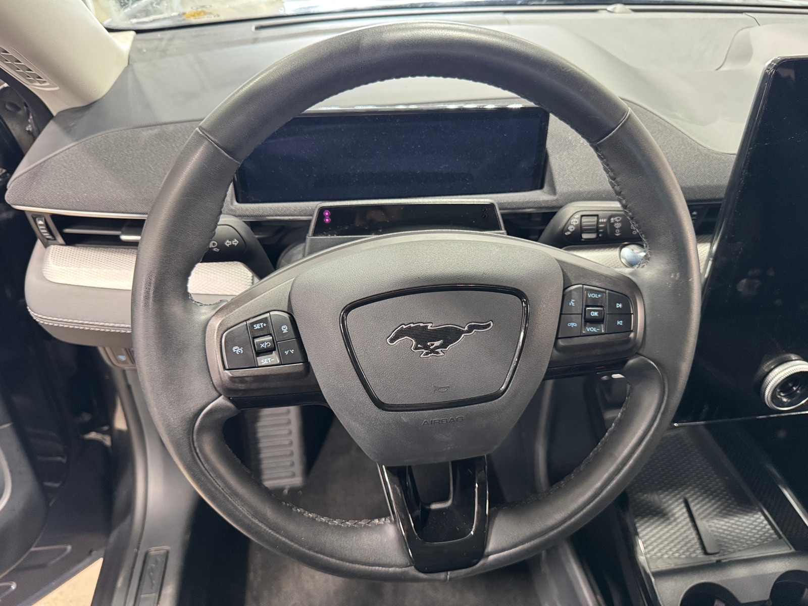 Thumbnail: 2022 Ford Mustang Mach-E - 4