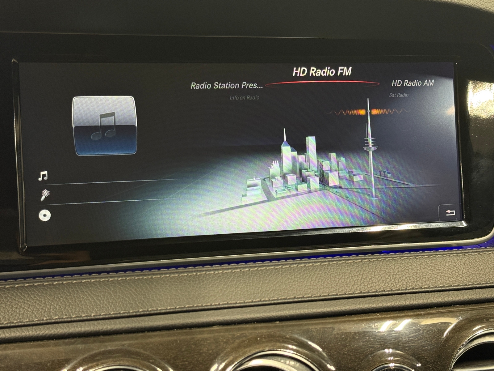 Thumbnail: 2015 Mercedes-Benz S-Class - 3