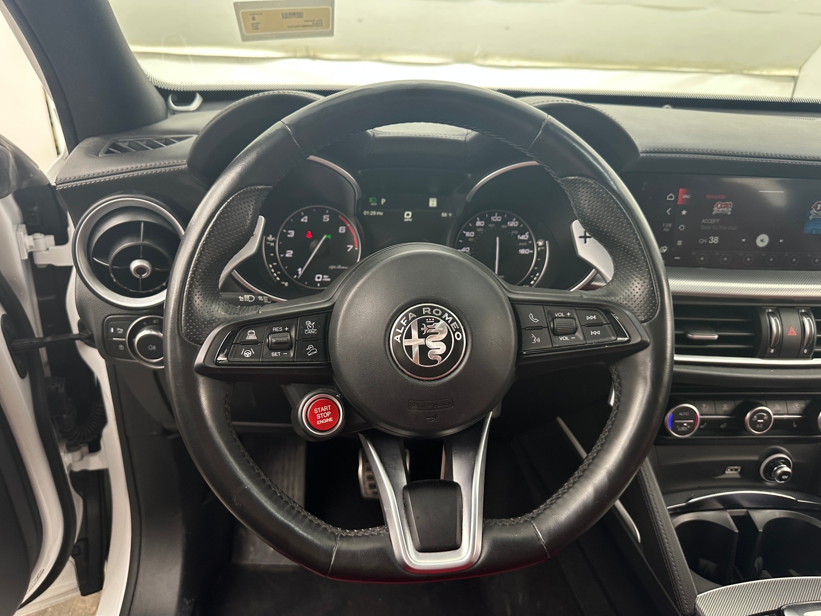 Thumbnail: 2023 Alfa Romeo Stelvio - 4
