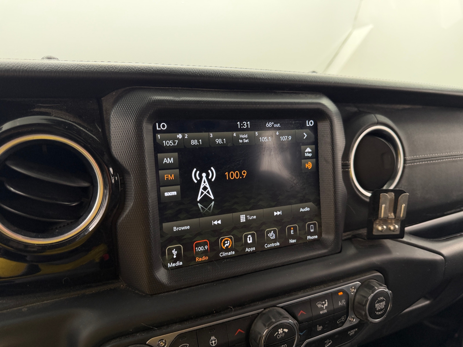 Thumbnail: 2018 Jeep Wrangler - 3