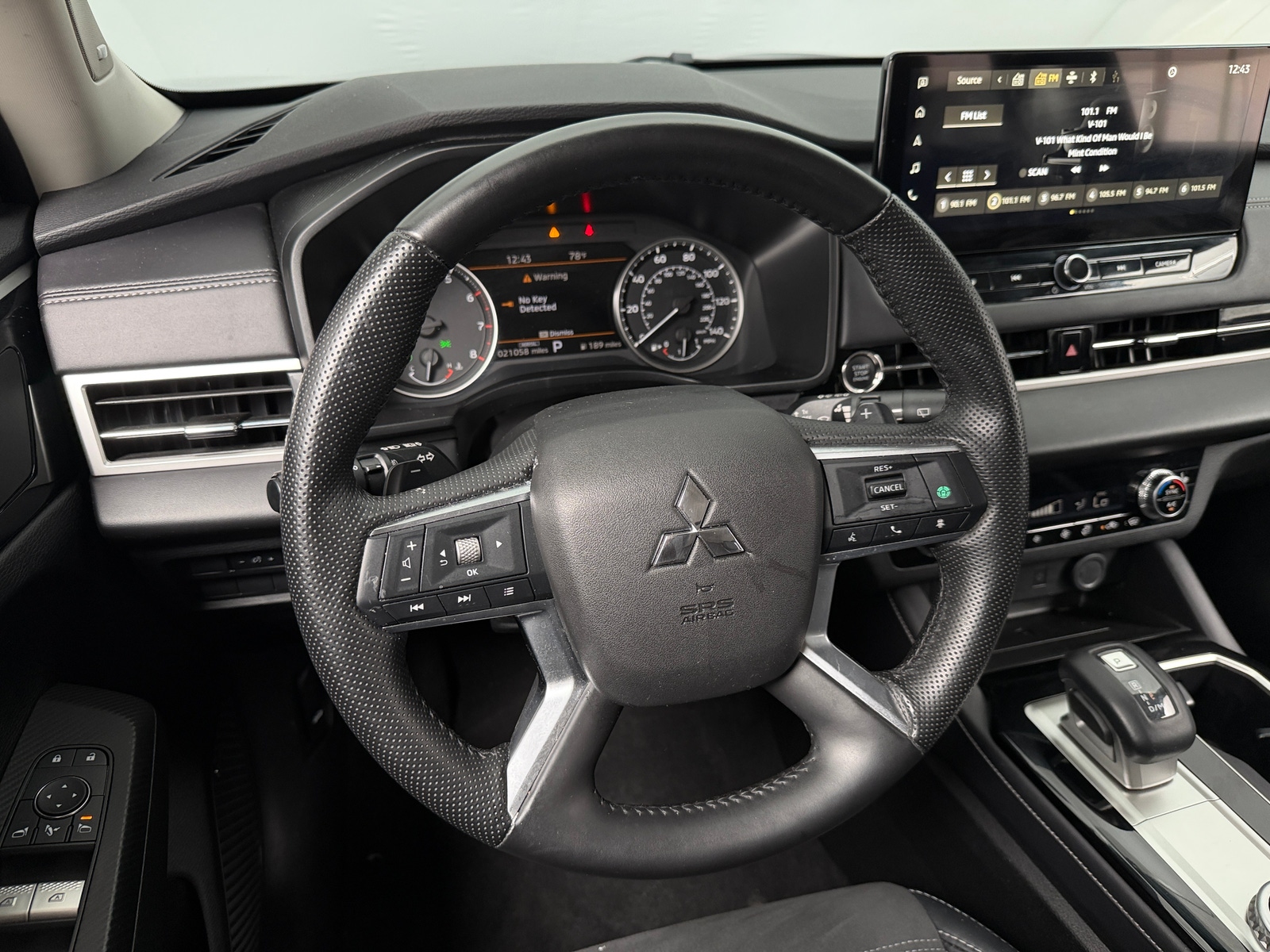 Thumbnail: 2025 Mitsubishi Outlander - 4