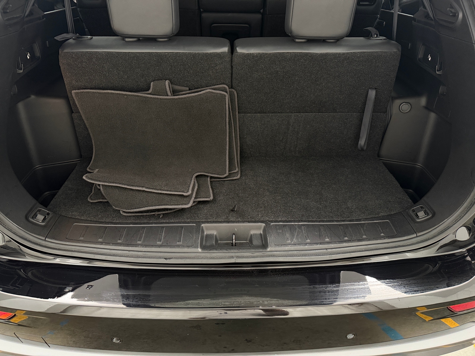 Thumbnail: 2025 Mitsubishi Outlander - 6