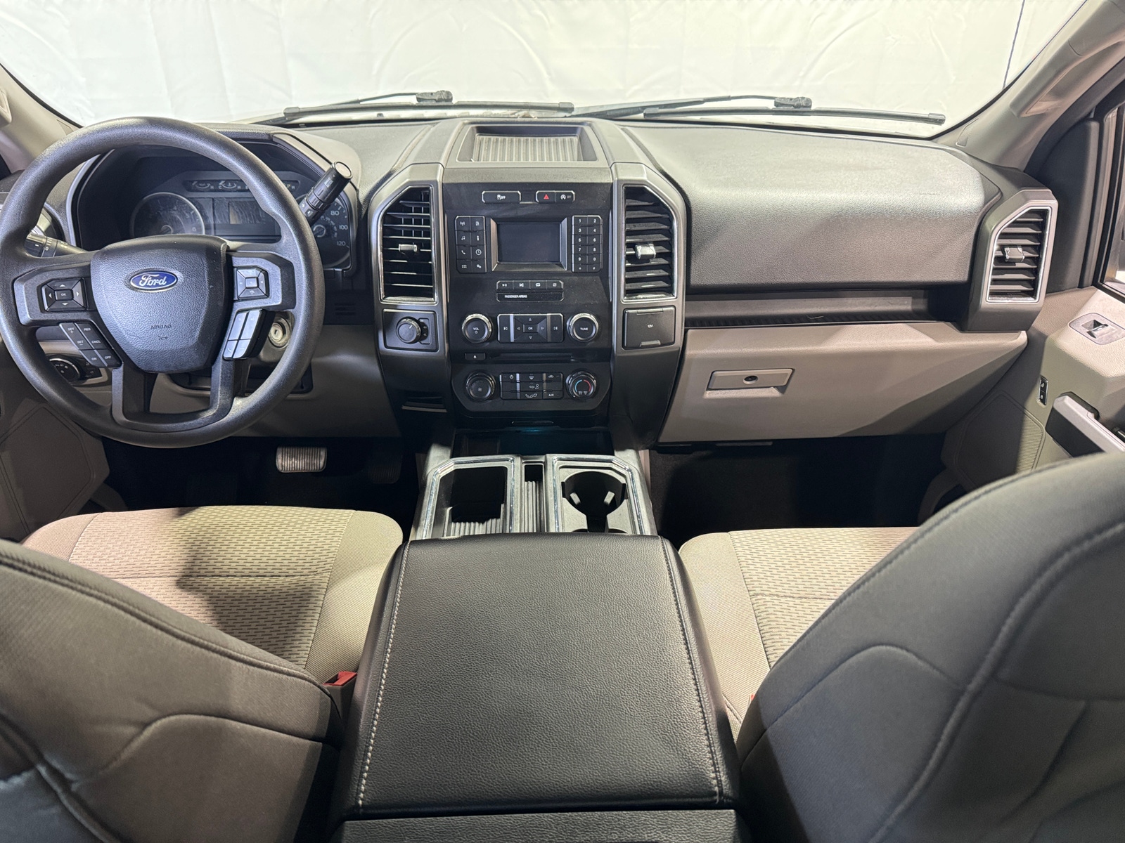 Thumbnail: 2018 Ford Econoline - 3