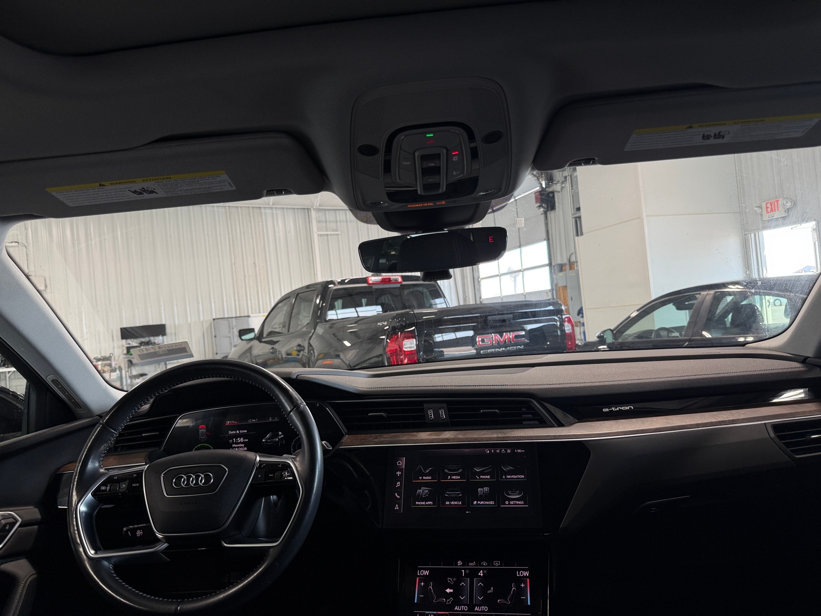 Thumbnail: 2019 Audi e-tron - 2