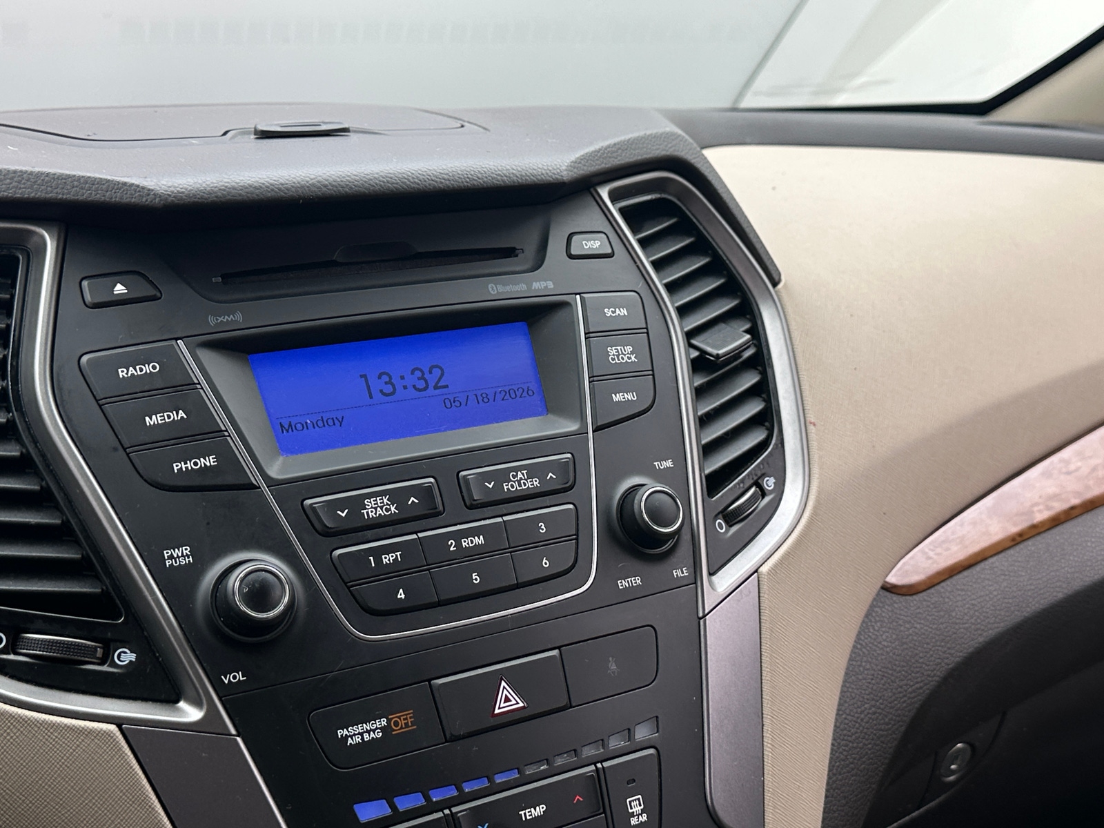 Thumbnail: 2015 Hyundai Santa Fe - 4