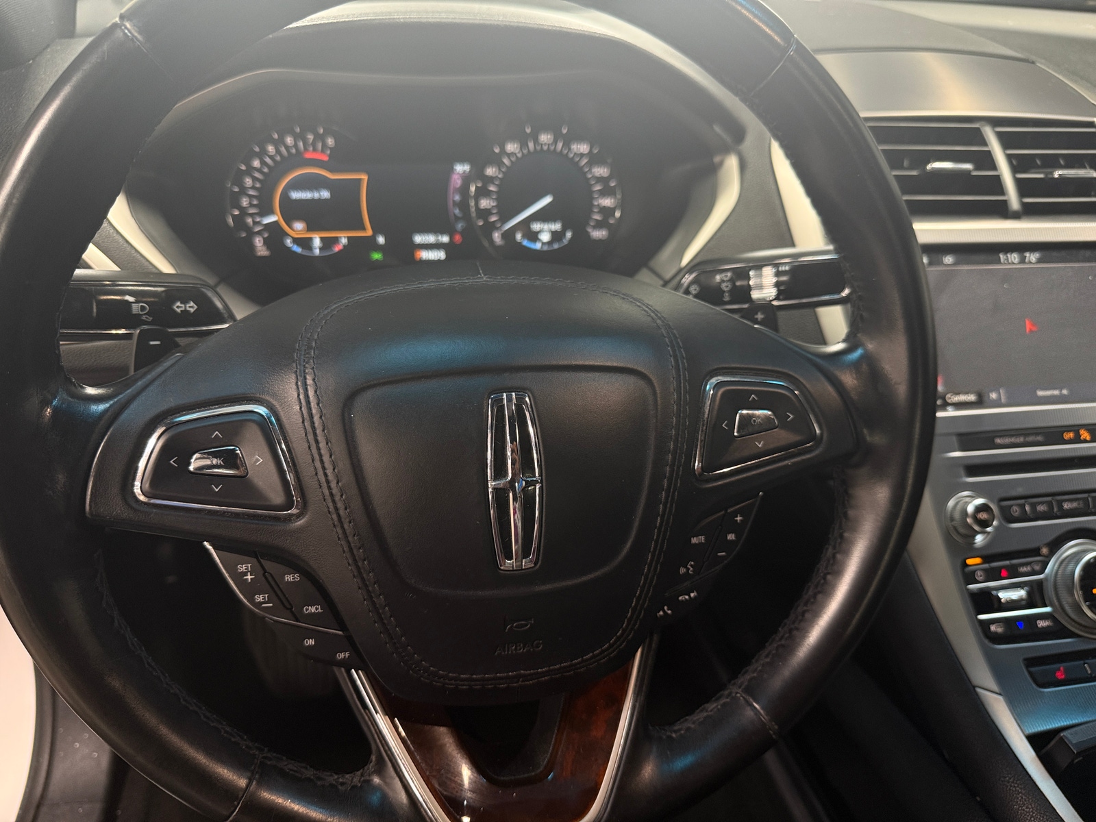 Thumbnail: 2017 Lincoln MKZ - 4