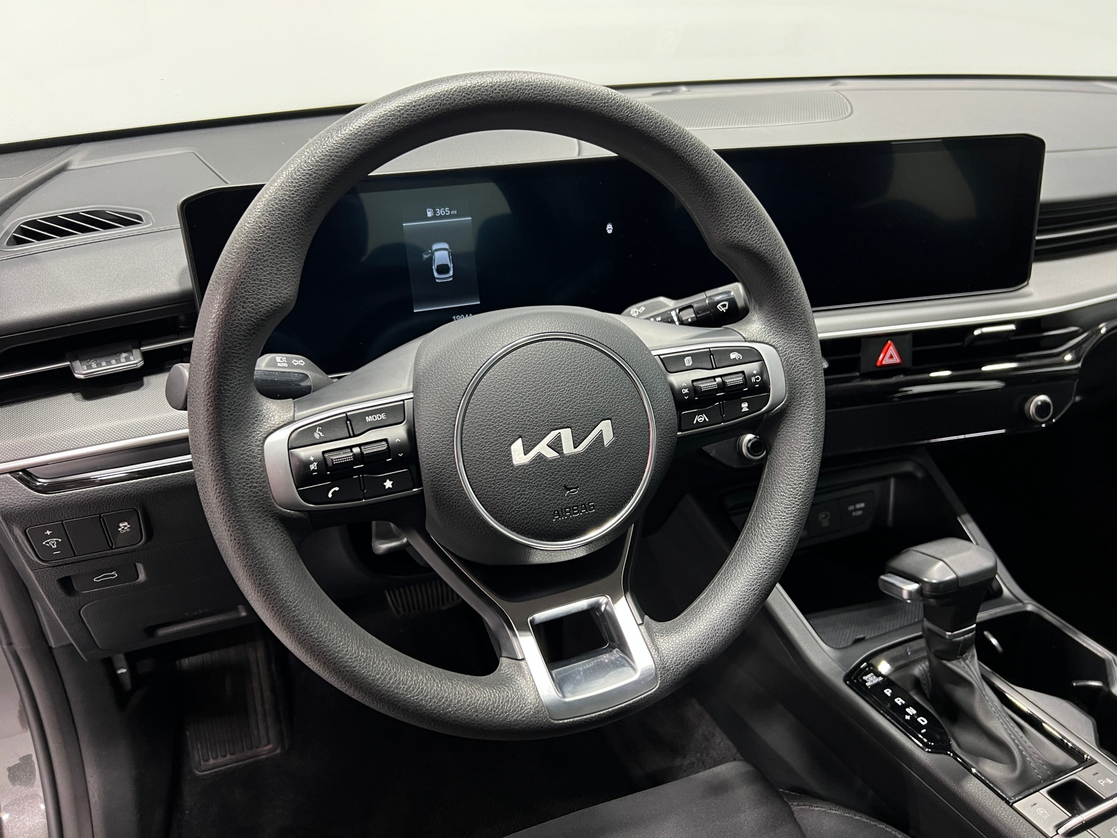 Thumbnail: 2025 Kia K5 - 5