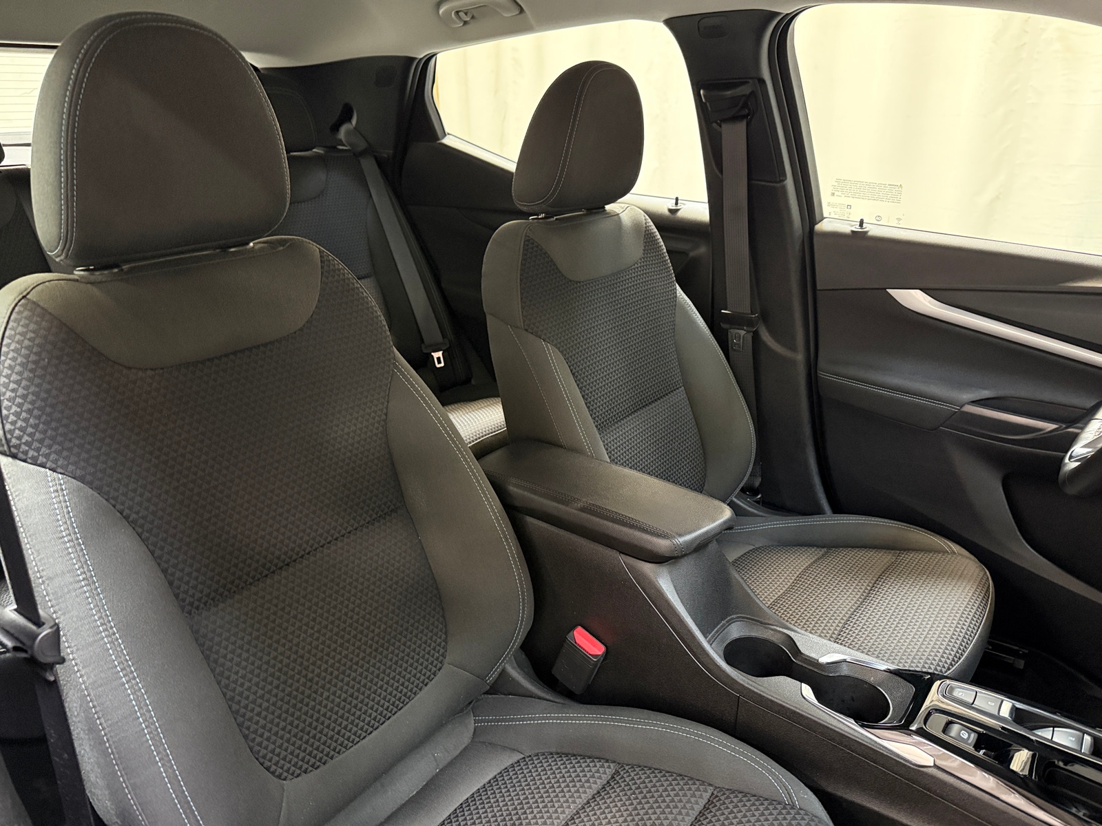 Thumbnail: 2023 Chevrolet Bolt EUV - 2