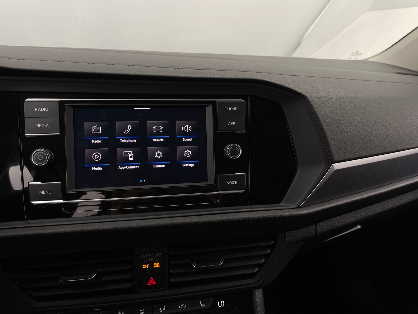 Thumbnail: 2024 Volkswagen Jetta - 3