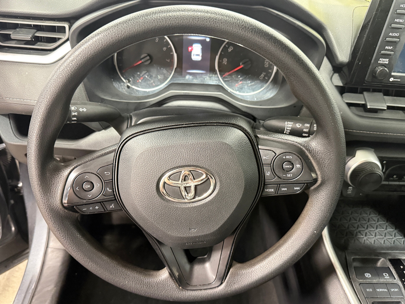 Thumbnail: 2022 Toyota RAV4 - 5
