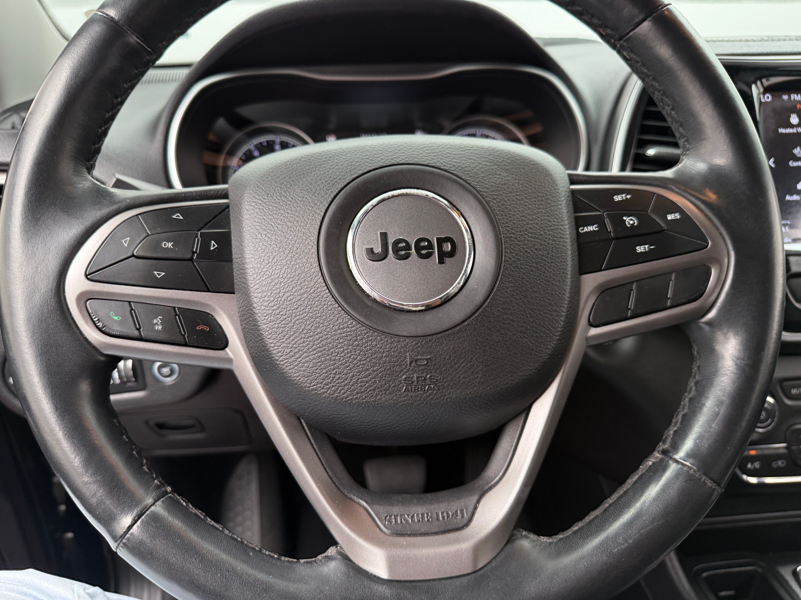 Thumbnail: 2019 Jeep Cherokee - 4