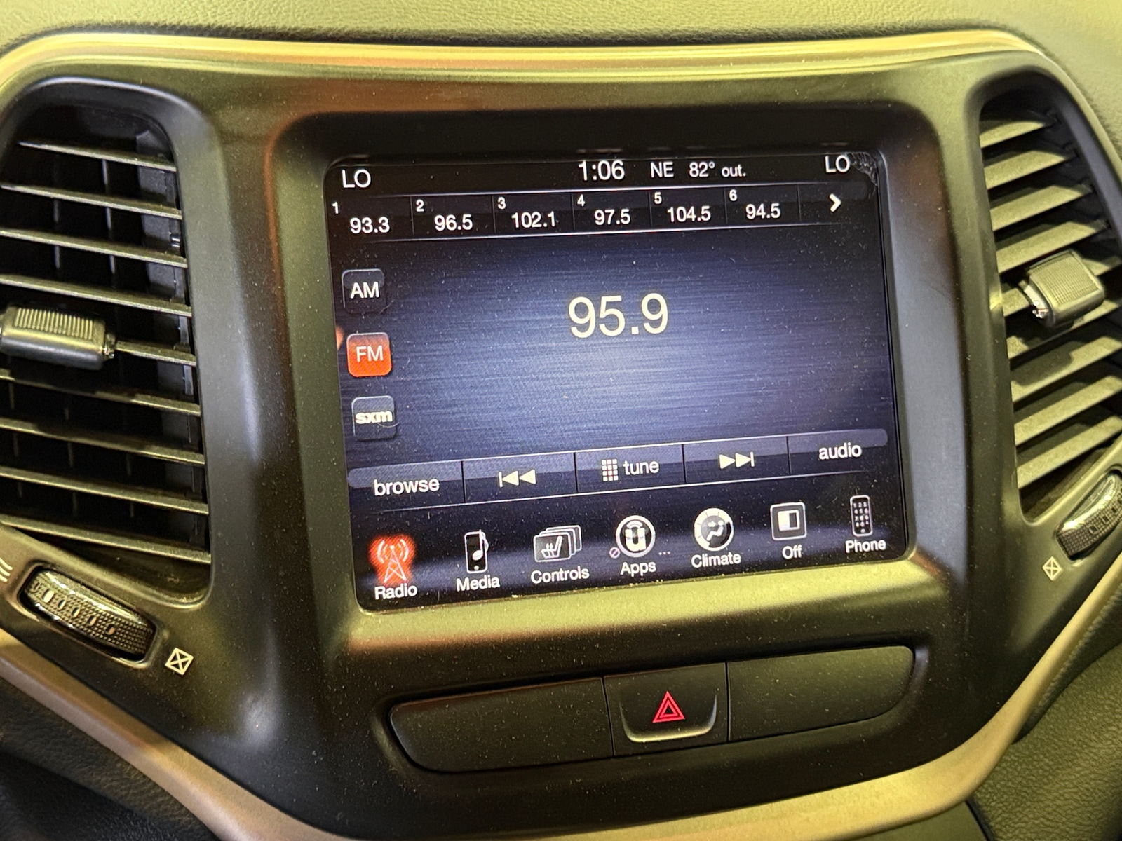 Thumbnail: 2017 Jeep Cherokee - 3