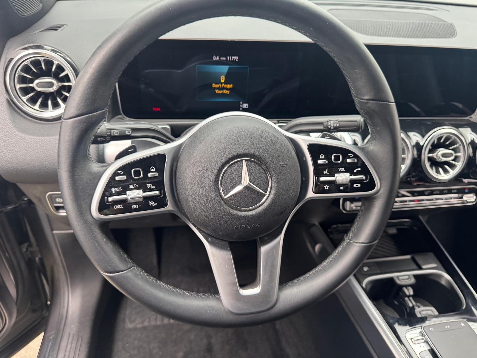 Thumbnail: 2021 Mercedes-Benz GLB - 4