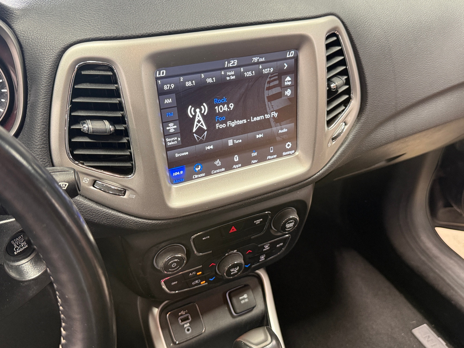 Thumbnail: 2021 Jeep Compass - 3
