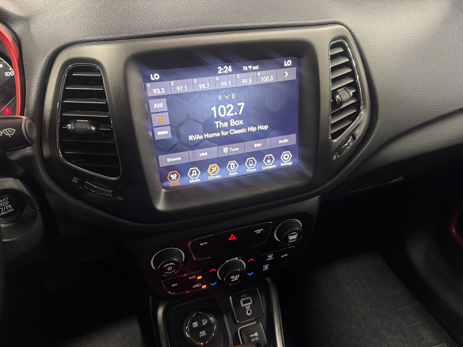 Thumbnail: 2020 Jeep Compass - 4