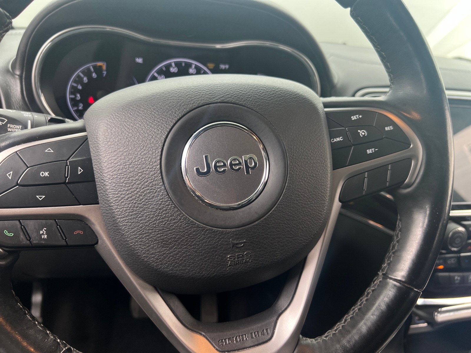 Thumbnail: 2020 Jeep Grand Cherokee - 4