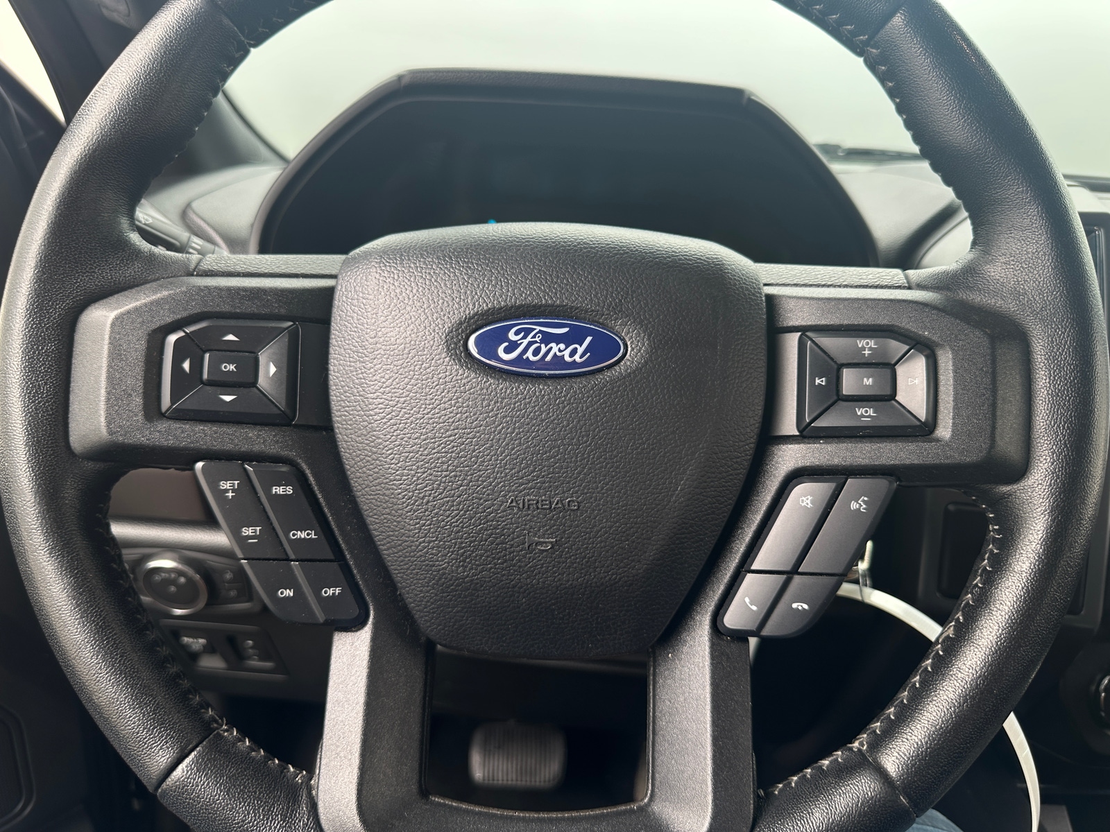 Thumbnail: 2019 Ford Econoline - 5