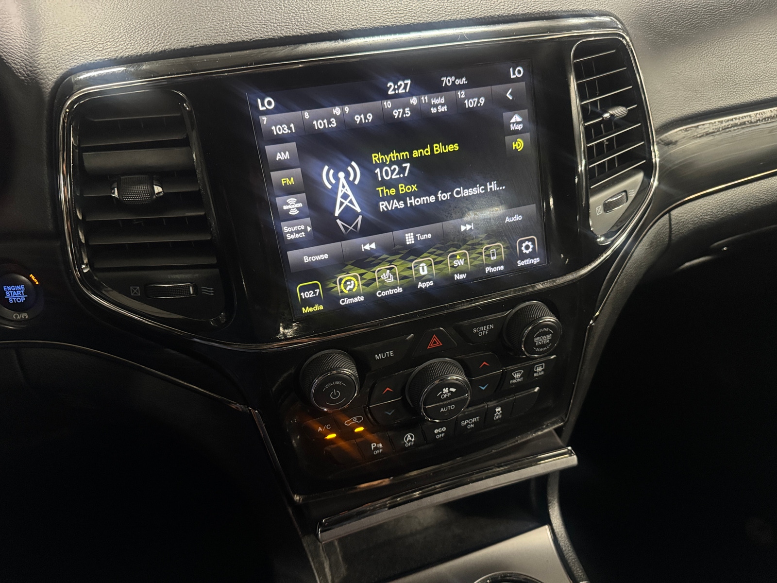 Thumbnail: 2021 Jeep Grand Cherokee - 3