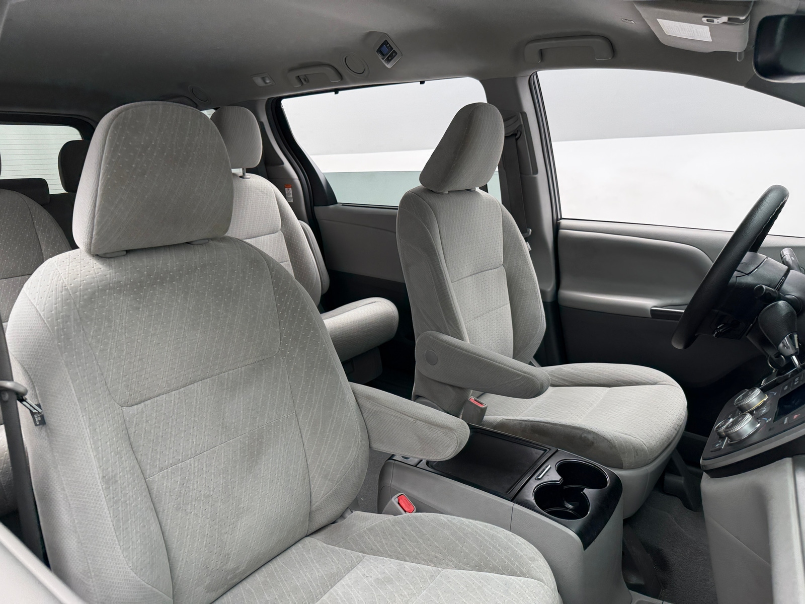 Thumbnail: 2020 Toyota Sienna - 2