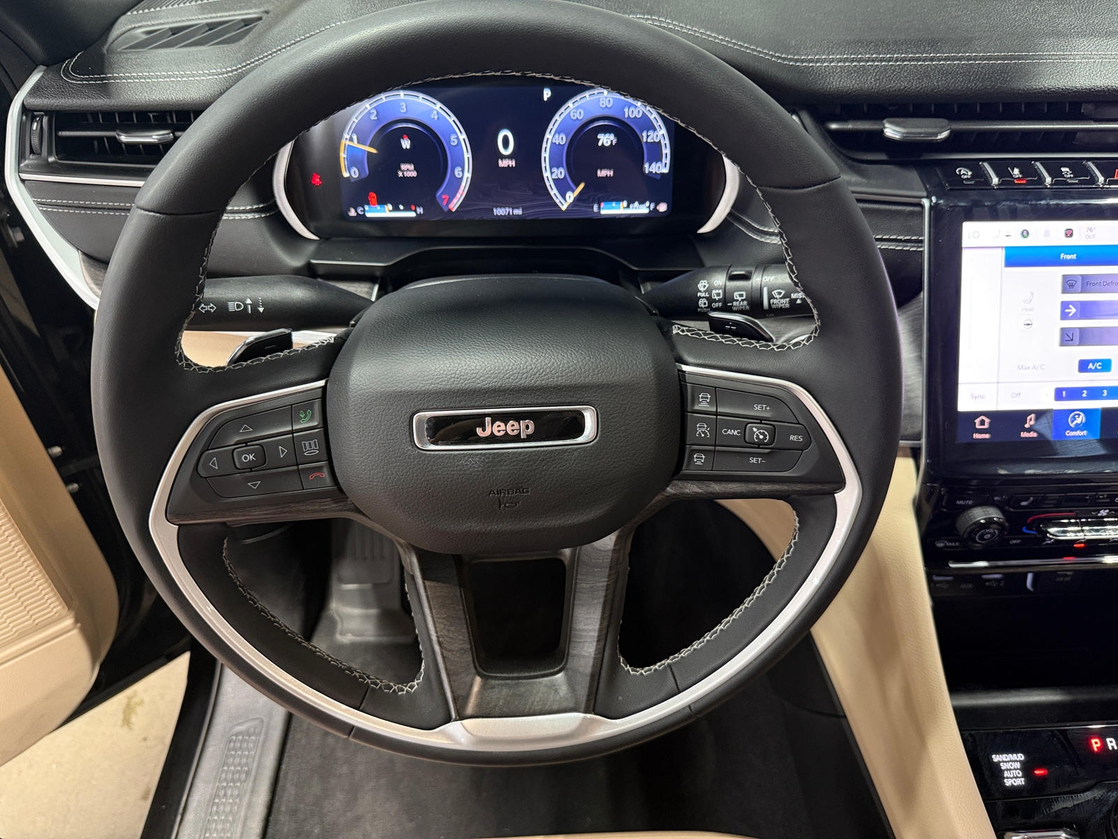 Thumbnail: 2025 Jeep Grand Cherokee L - 4