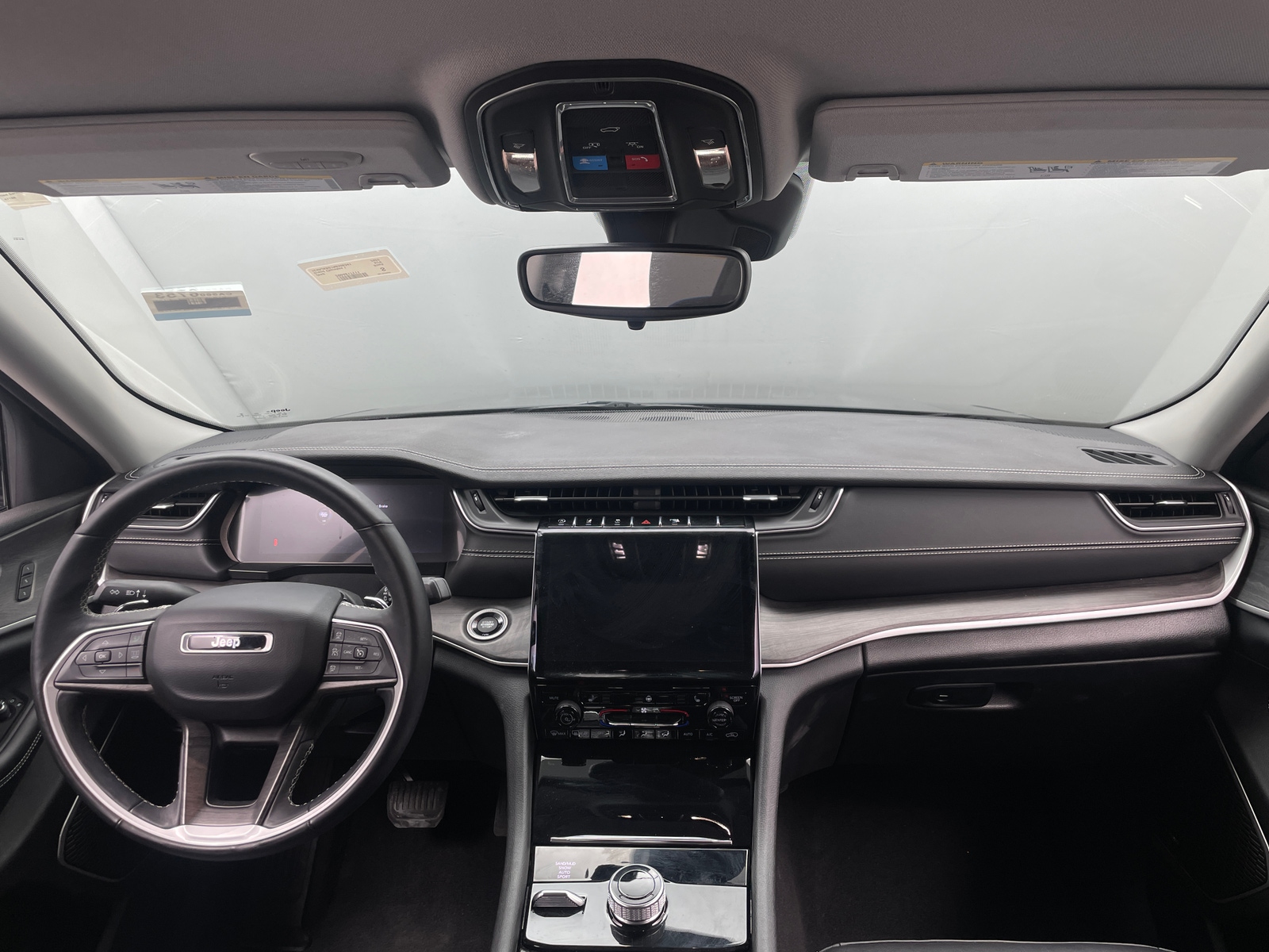 Thumbnail: 2022 Jeep Grand Cherokee L - 2