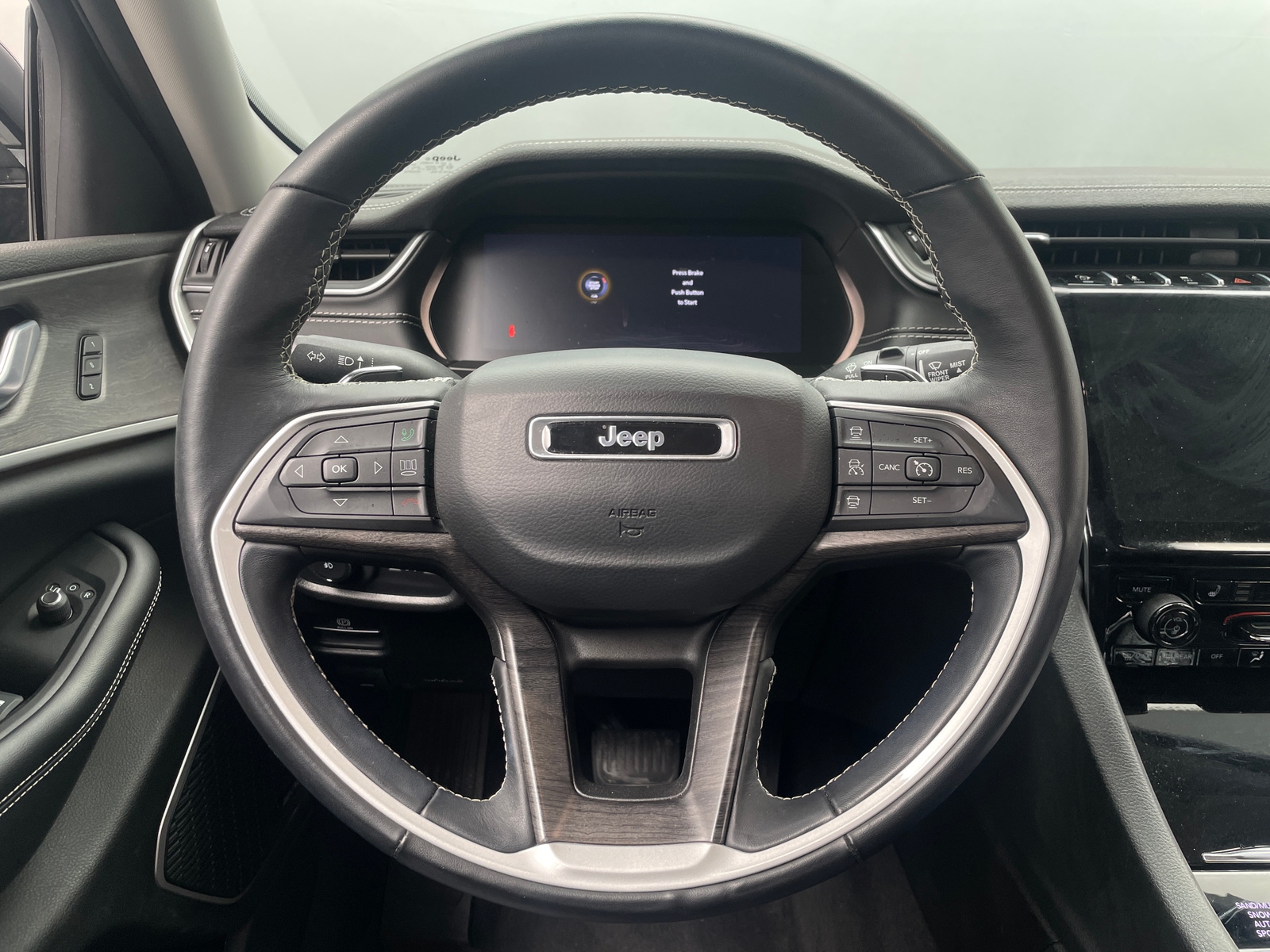 Thumbnail: 2022 Jeep Grand Cherokee L - 4