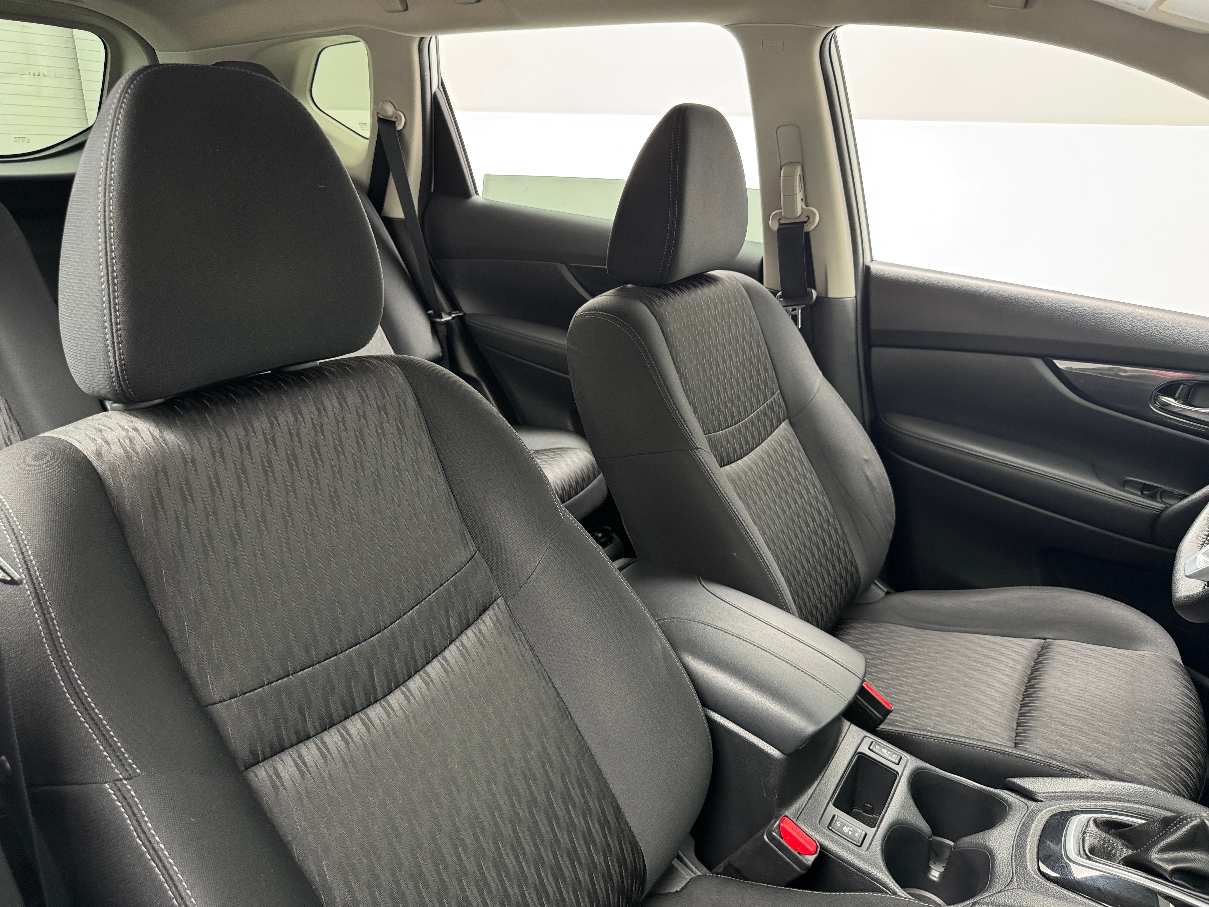 2019 Nissan Rogue SV - Photo 3
