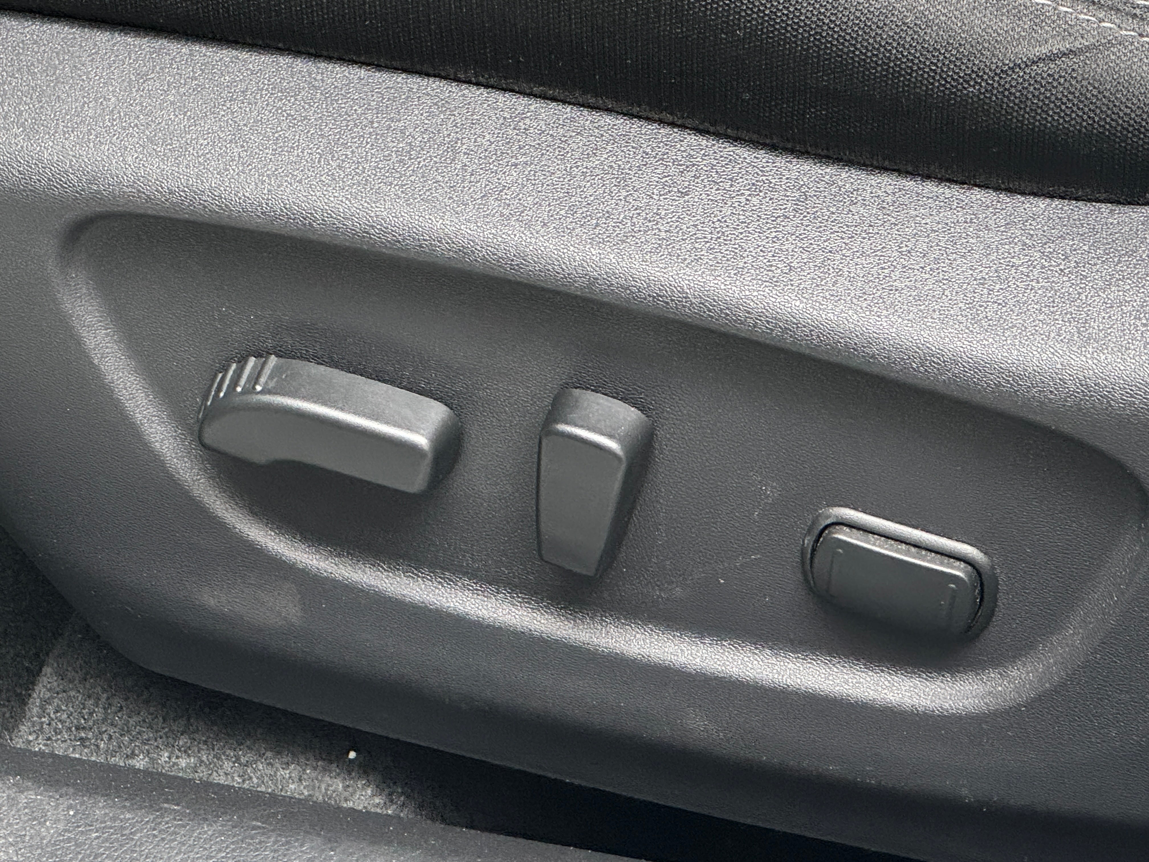 2019 Nissan Rogue SV - Photo 10