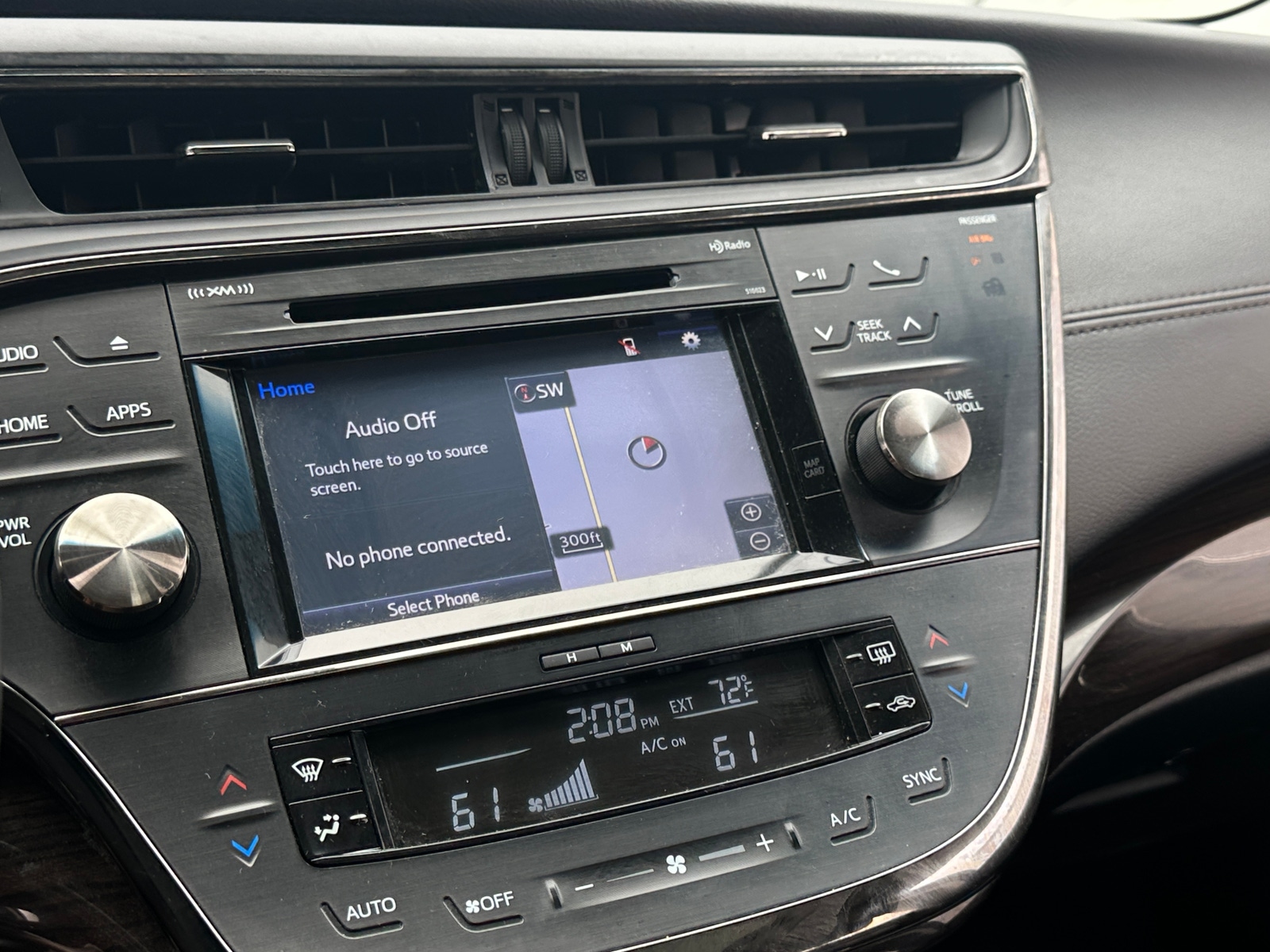 Thumbnail: 2015 Toyota Avalon - 4