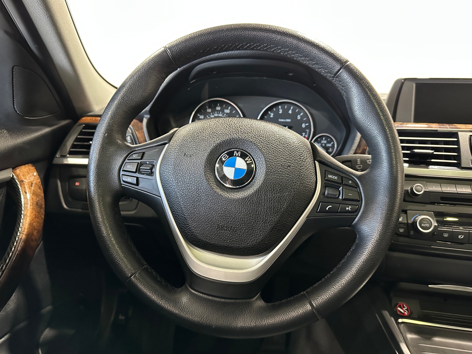 Thumbnail: 2014 BMW 3 Series - 4