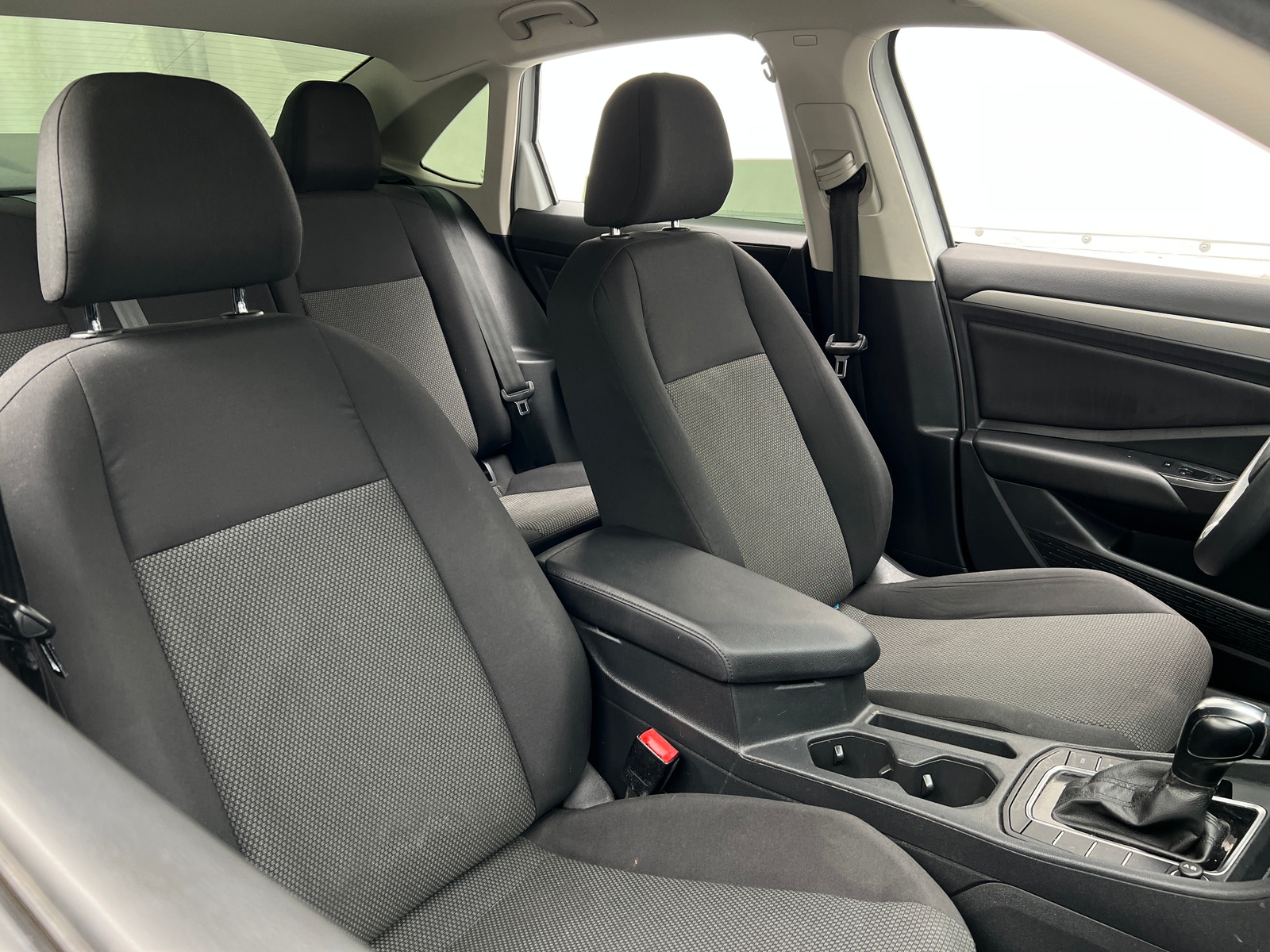 Thumbnail: 2019 Volkswagen Jetta - 2