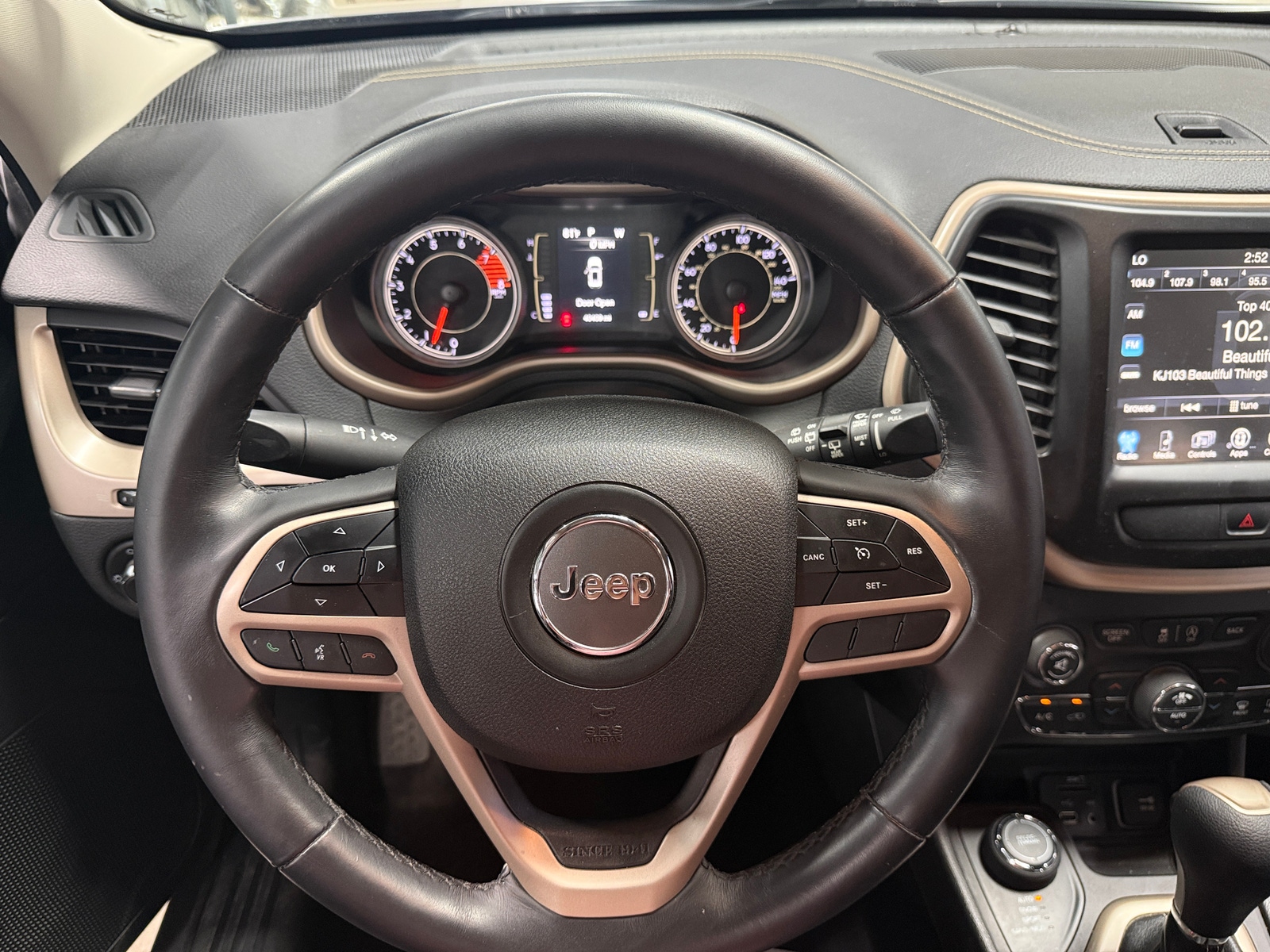 Thumbnail: 2017 Jeep Cherokee - 5