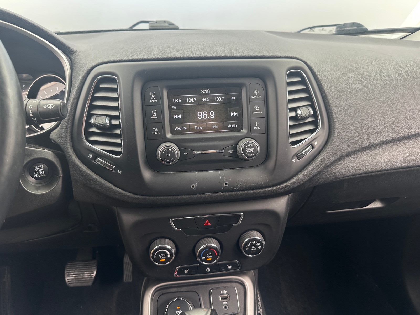 Thumbnail: 2018 Jeep Compass - 4
