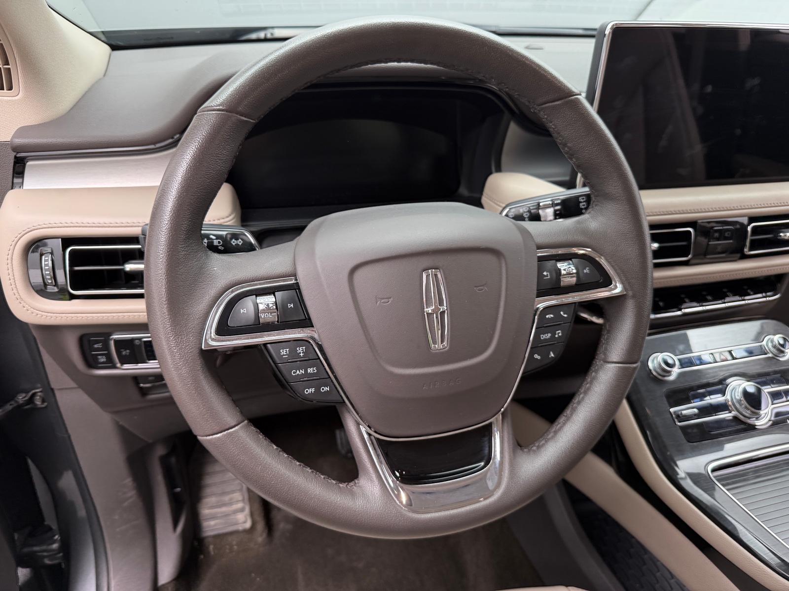 Thumbnail: 2023 Lincoln Nautilus - 4
