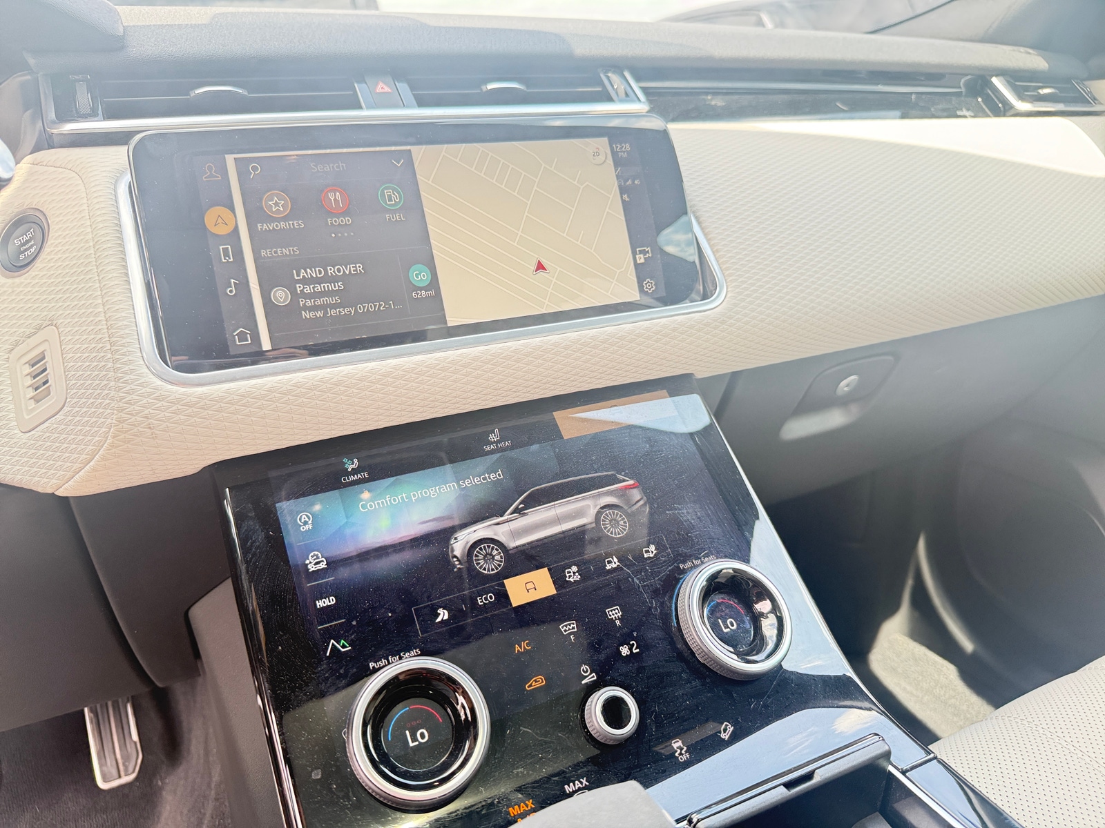 Thumbnail: 2023 Land Rover Range Rover Velar - 3