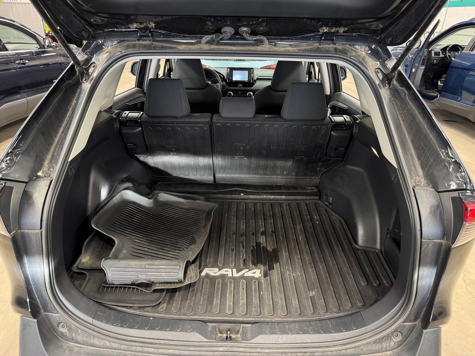 Thumbnail: 2021 Toyota RAV4 - 7