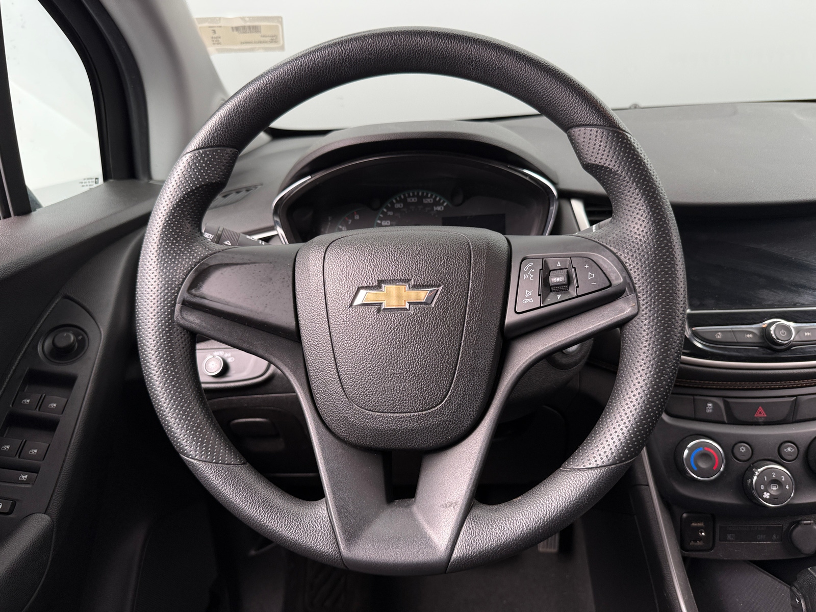 Thumbnail: 2018 Chevrolet Trax - 5