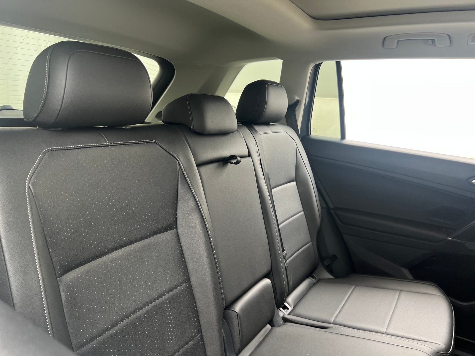 Thumbnail: 2020 Volkswagen Tiguan - 5