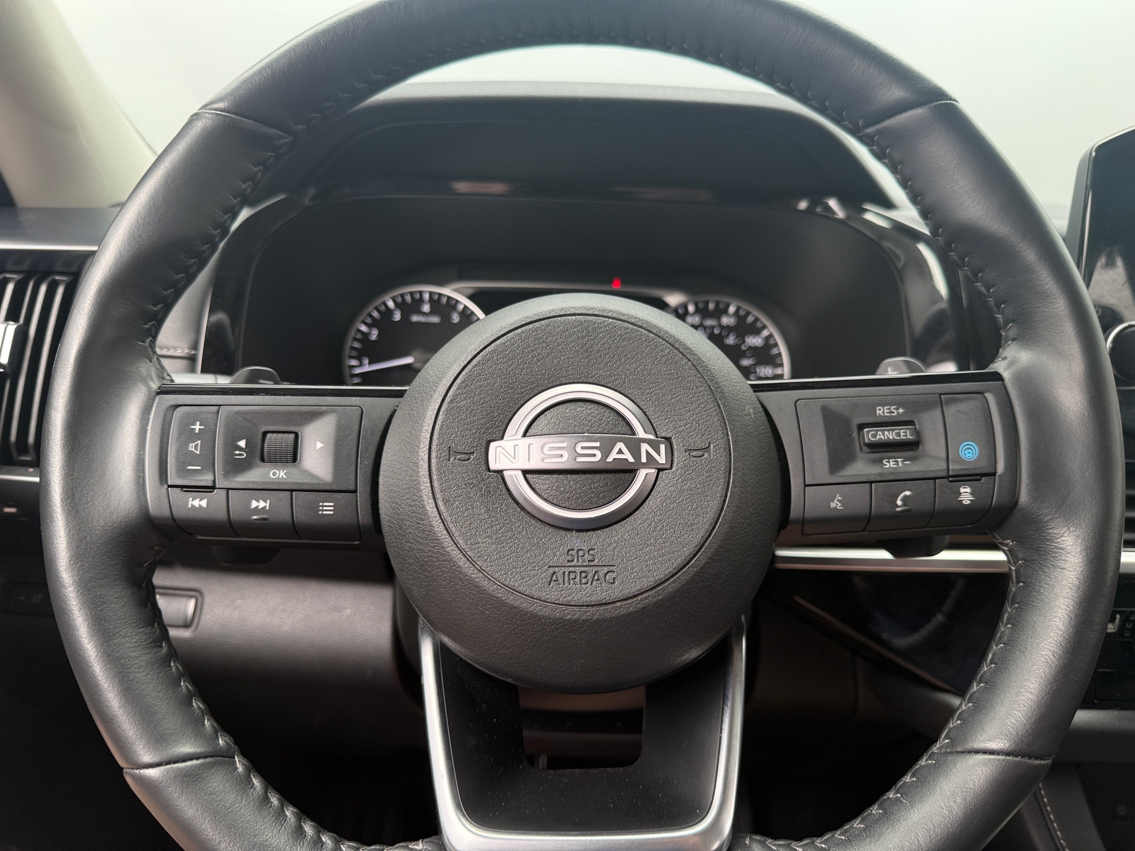 Thumbnail: 2023 Nissan Pathfinder - 4