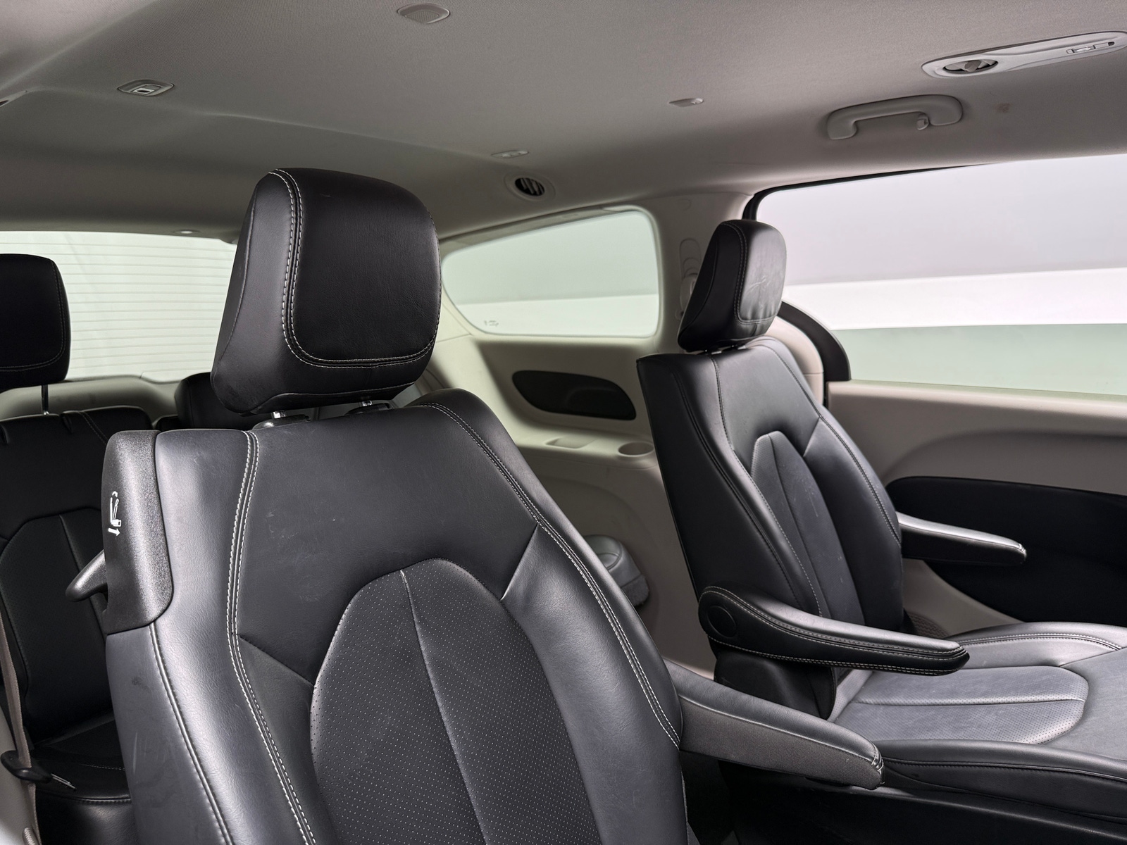 Thumbnail: 2024 Chrysler Pacifica - 5